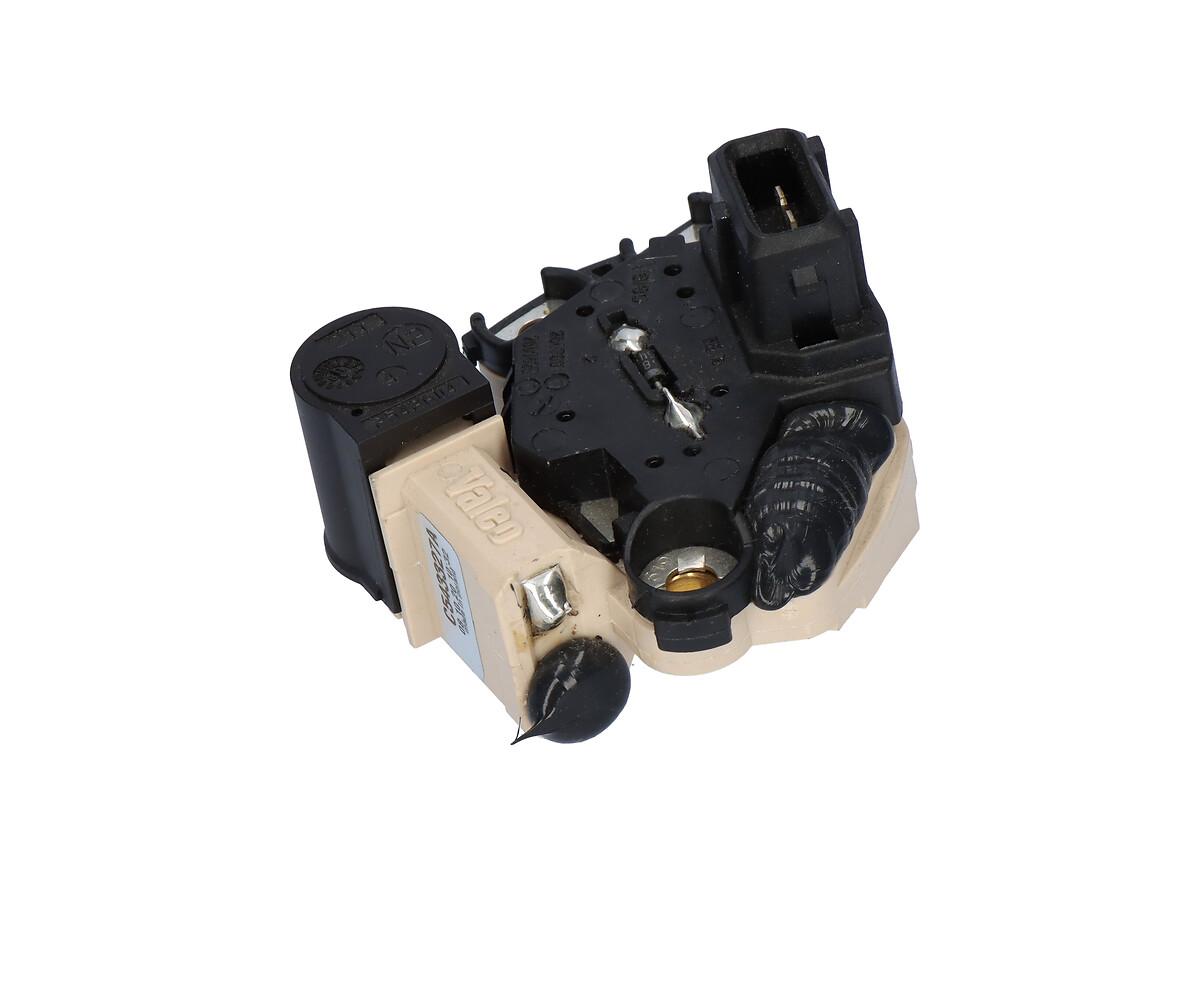 ALTERNATOR REGULATOR